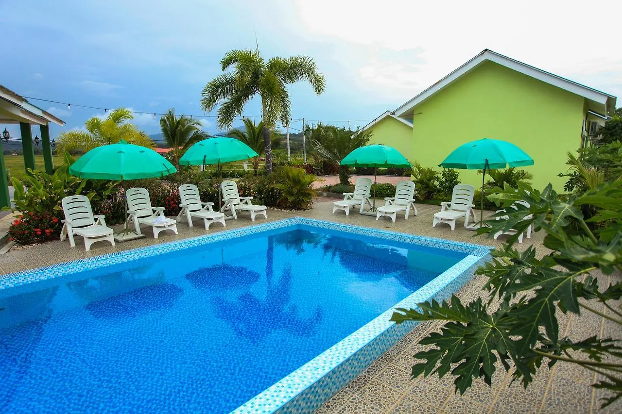 Casa Cenang Resort Tok Bidin Langkawi 3*,  Malezya